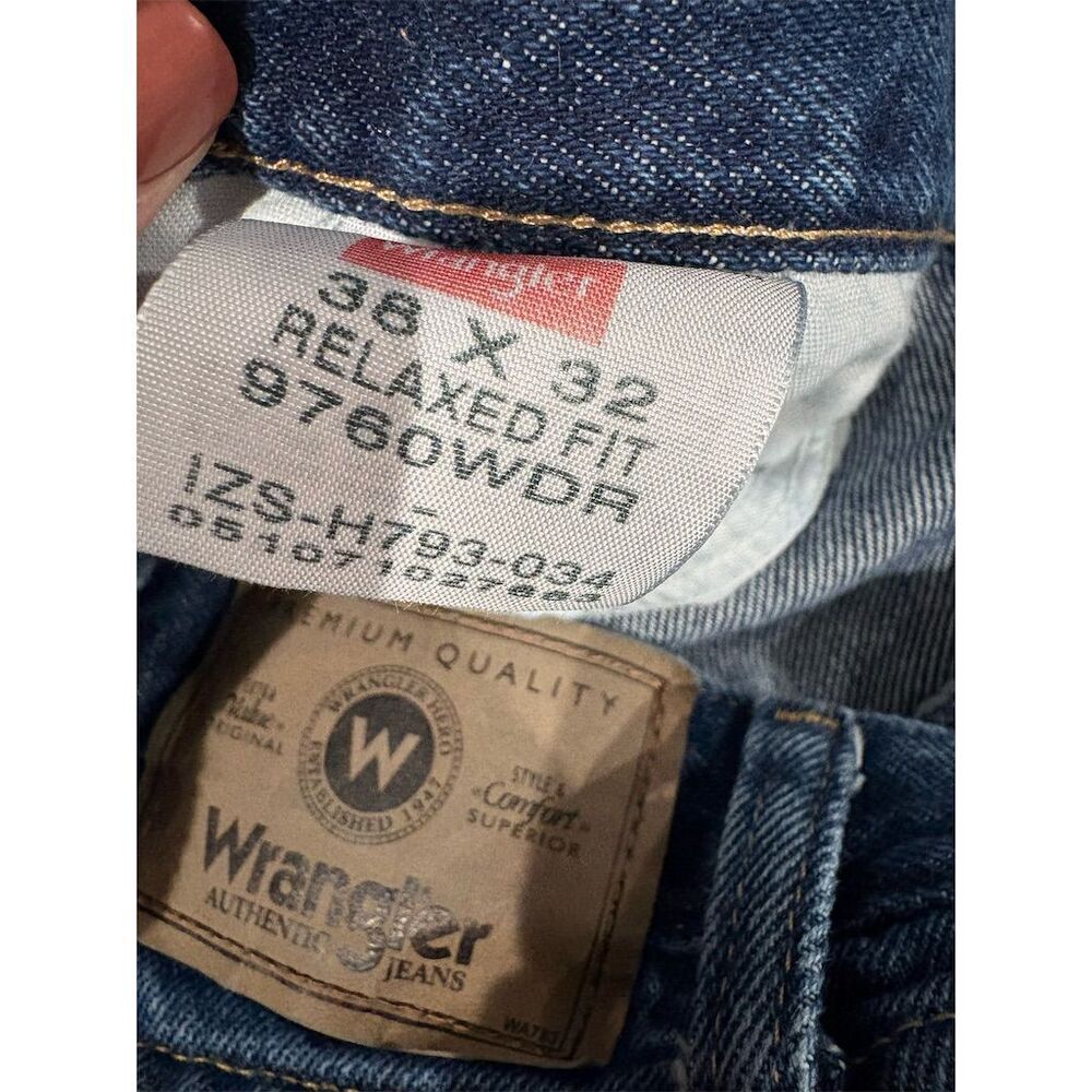 Wrangler Men's Relaxed Fit Straight Jeans Blue Denim Size 38x32 - Picture 11 of 11